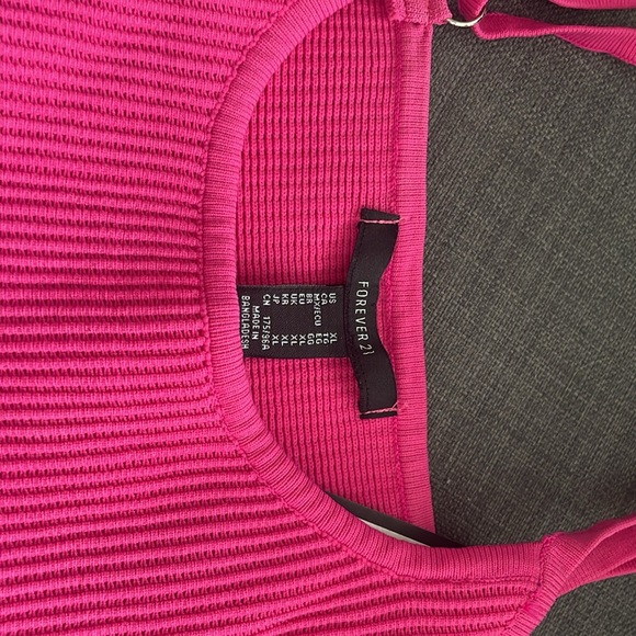 Pink Forever 21 crop top - Picture 2 of 5